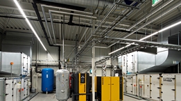 Ventileren én energie terugwinnen - Waar mogelijk koppelen we ventilatiesystemen aan warmteterugwinning, zodat u bestaande processen efficiënter inzet en minder afhankelijk wordt van externe energie.