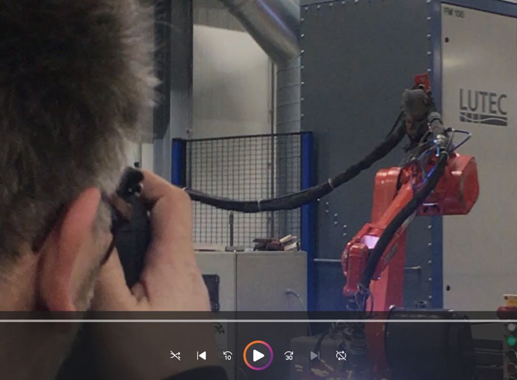 Lasrookafzuiginstallatie bij AVEK