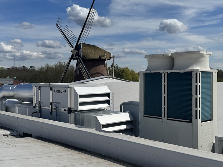 Luchtbehandelingskast - type AIRTEC HP - voorzien van hoog rendement warmteterugwinning.