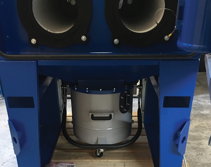 De opvangbak staat op wielen en is eenvoudig los te koppelen