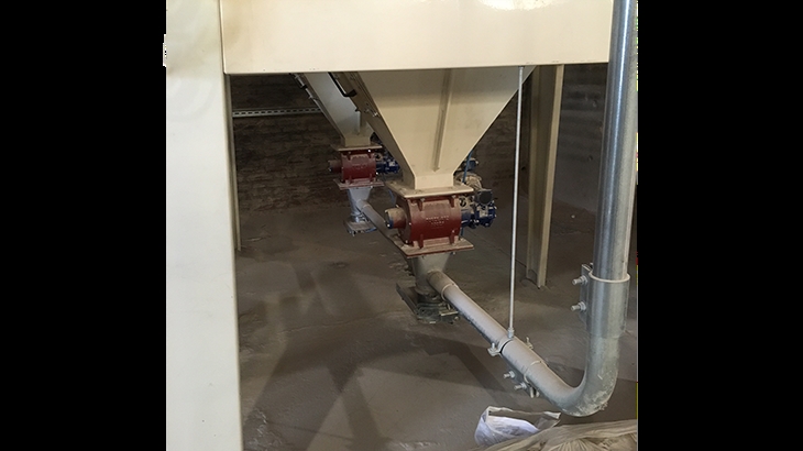 Hoogvacuüm transport steenstof