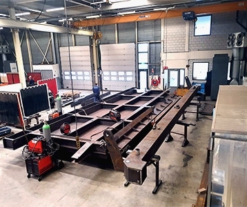 Afzuiging van vervuilende en schadelijke rook uit productieruimte