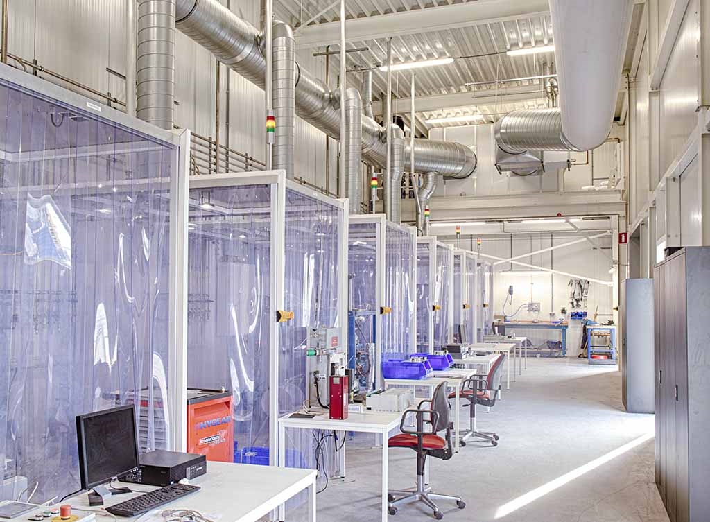 Afzuiging schadelijke gassen in laboratorium en productieruimte